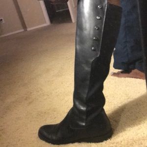 Tahari boots